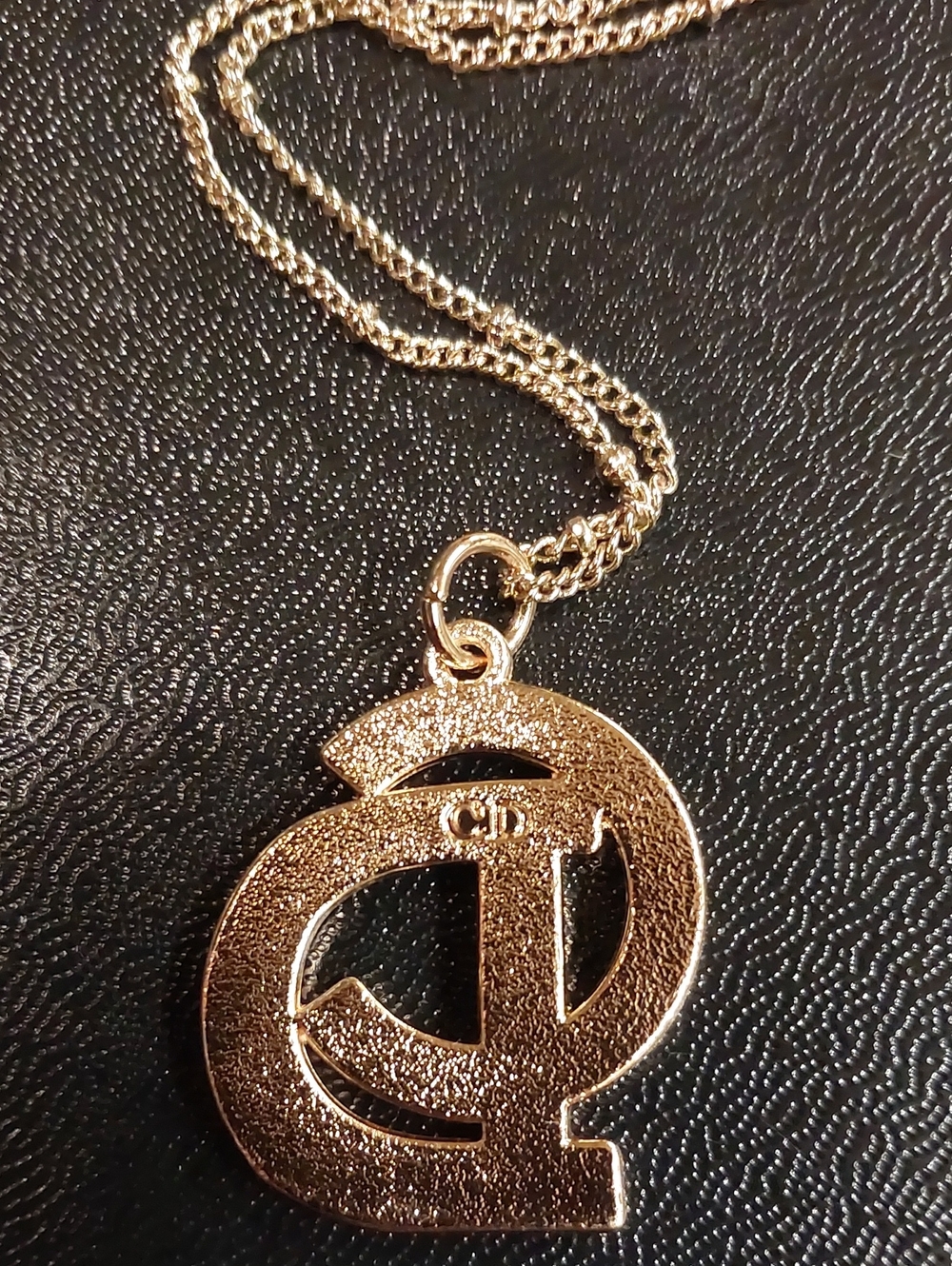 CD Gold-Tone White Enamel & Crystal Charm Pendant Necklace. Rare Piece. - Picture 2 of 2